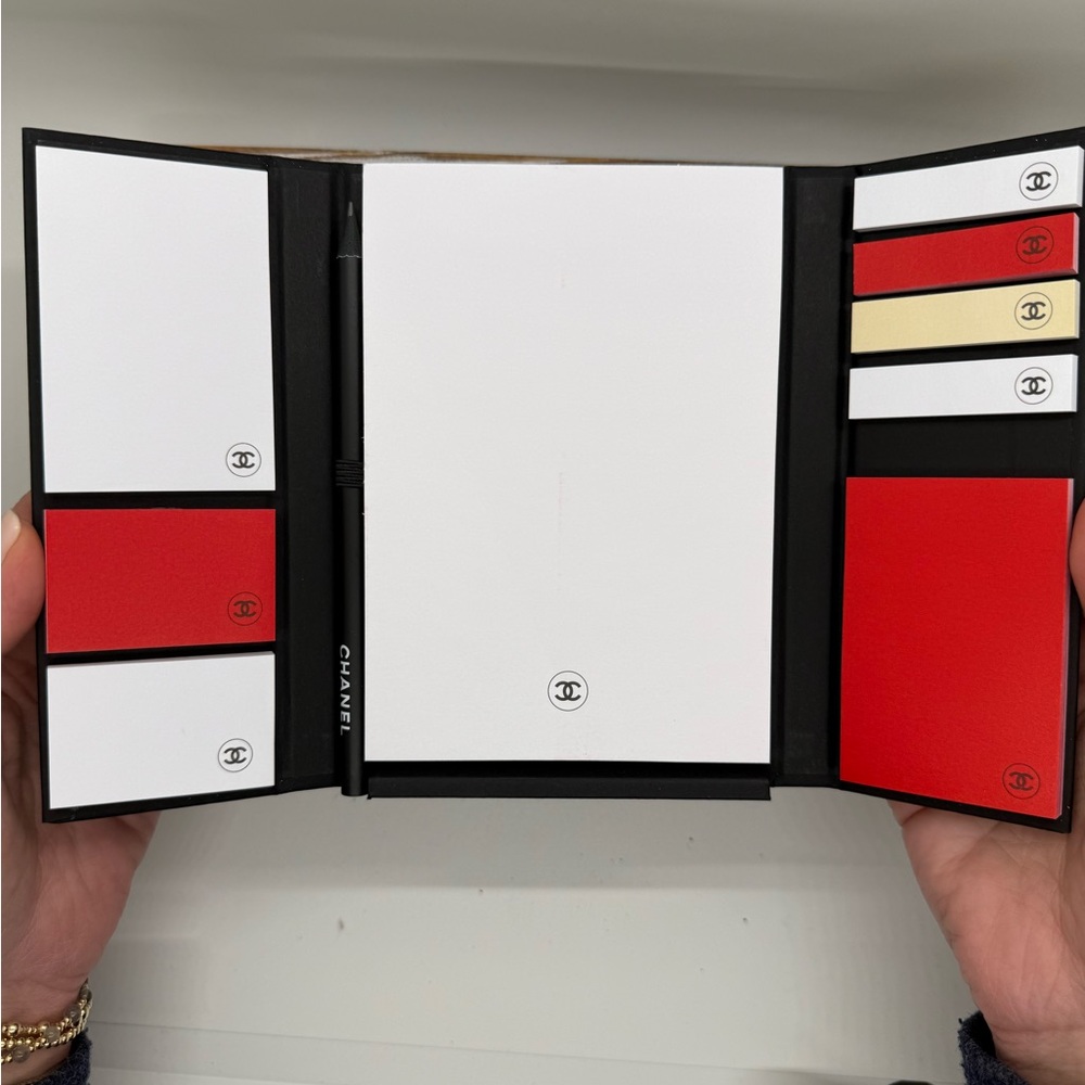 Chanel Trifold Stationary LA Collection NIB